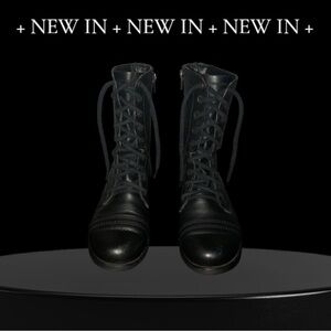 Steve Madden 90’s Style Black Combat Boot 
Size 6 medium